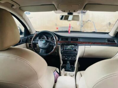 Skoda super b 2013