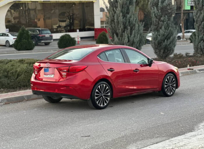 MAZDA 3 2017